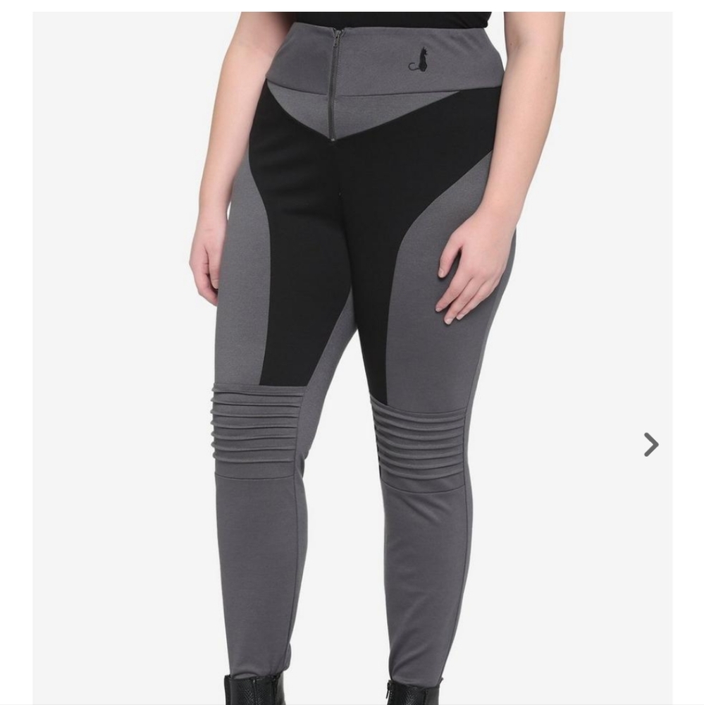 Her Universe DC Comics The Batman Catwoman  Leggings